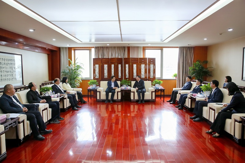4月10日 公司黨委副書記、總裁解志炯會(huì)見咸陽(yáng)市副市長(zhǎng)程文杰一行.jpg